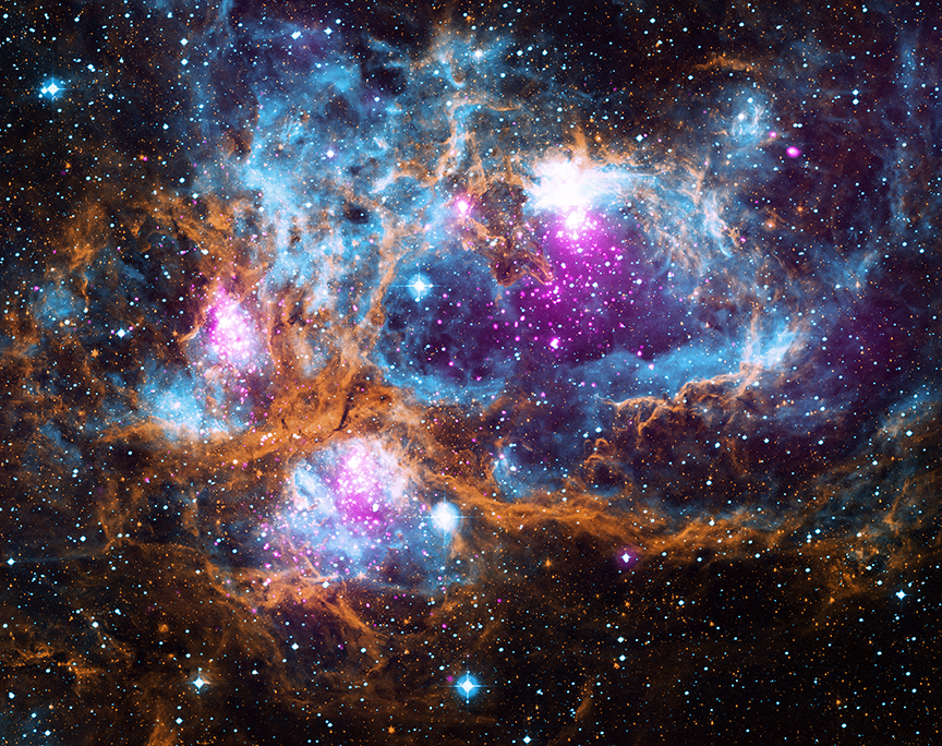 Туманность NGC 6357, составное изображение, полученное при помощи четырех телескопов (Cosmic ‘Winter’ Wonderland, NASA)
