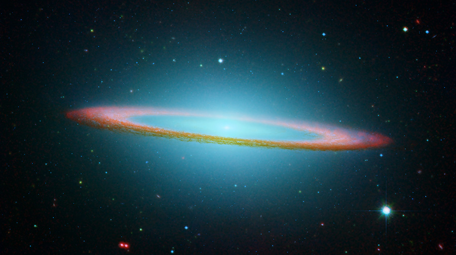 Галактика Сомбреро в инфракрасном свете (Космические телескопы Хаббл и Спитцер, NASA, JPL-Caltech and The Hubble Heritage Team (STScI, AURA))